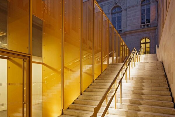 Realisation LED PUCK BRASS in Versailles